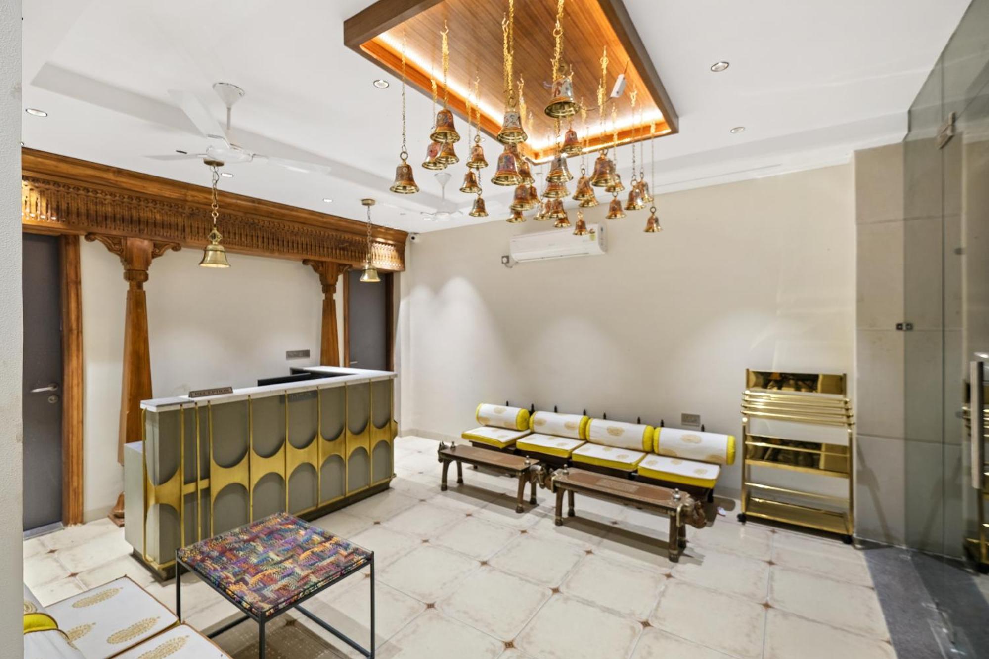 Отель Hari Om Residency 800 Meters From Ram Mandir Ayodhya Экстерьер фото